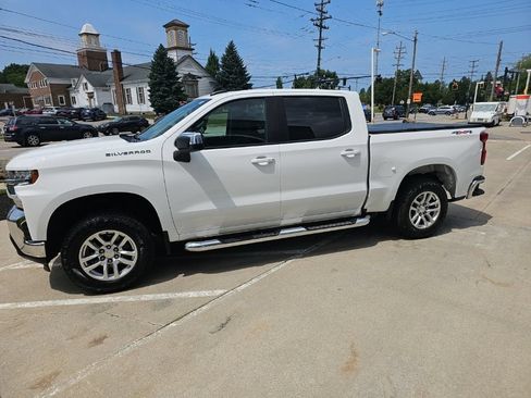 Used 2021 Chevrolet Silverado 1500 LT AWD/4WD image 9
