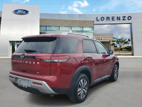 Used 2024 Nissan Pathfinder SL image 5