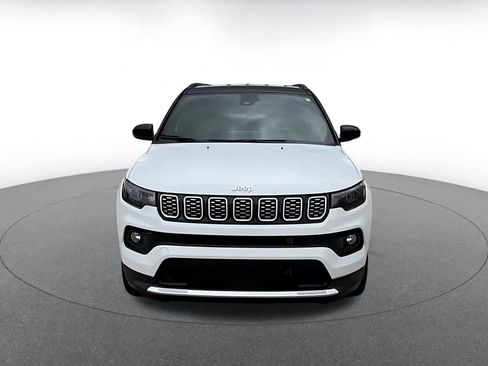 Used 2025 Jeep Compass Limited AWD/4WD image 4