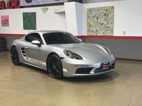 Used 2024 Porsche 718 Cayman RWD image 90