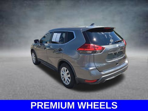 Used 2017 Nissan Rogue S FWD image 7