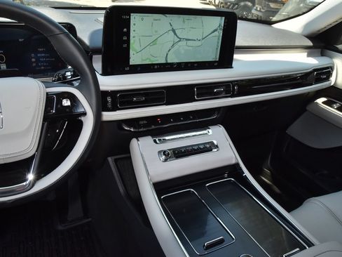 Certified 2026 Lincoln Aviator Reserve AWD/4WD image 29