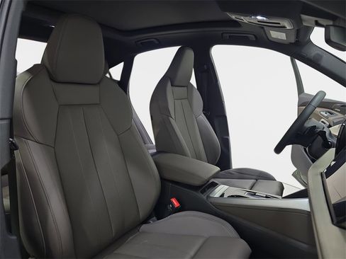 Certified 2025 Audi Q5 Prestige w/ 20" Wheel Package image 12