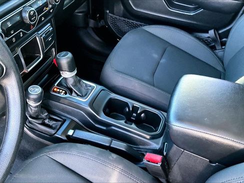 Used 2023 Jeep Gladiator Sport image 19