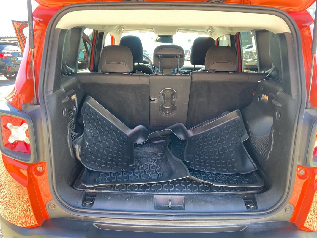 Used 2016 Jeep Renegade Latitude w/ Popular Equipment Group AWD/4WD image 27
