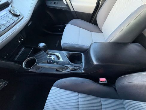 Used 2014 Toyota RAV4 XLE image 21