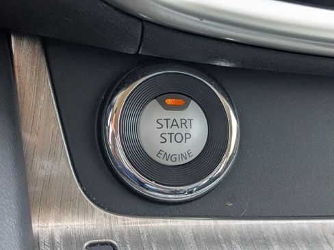 Used 2018 Nissan Murano SV w/ Premium Package image 29