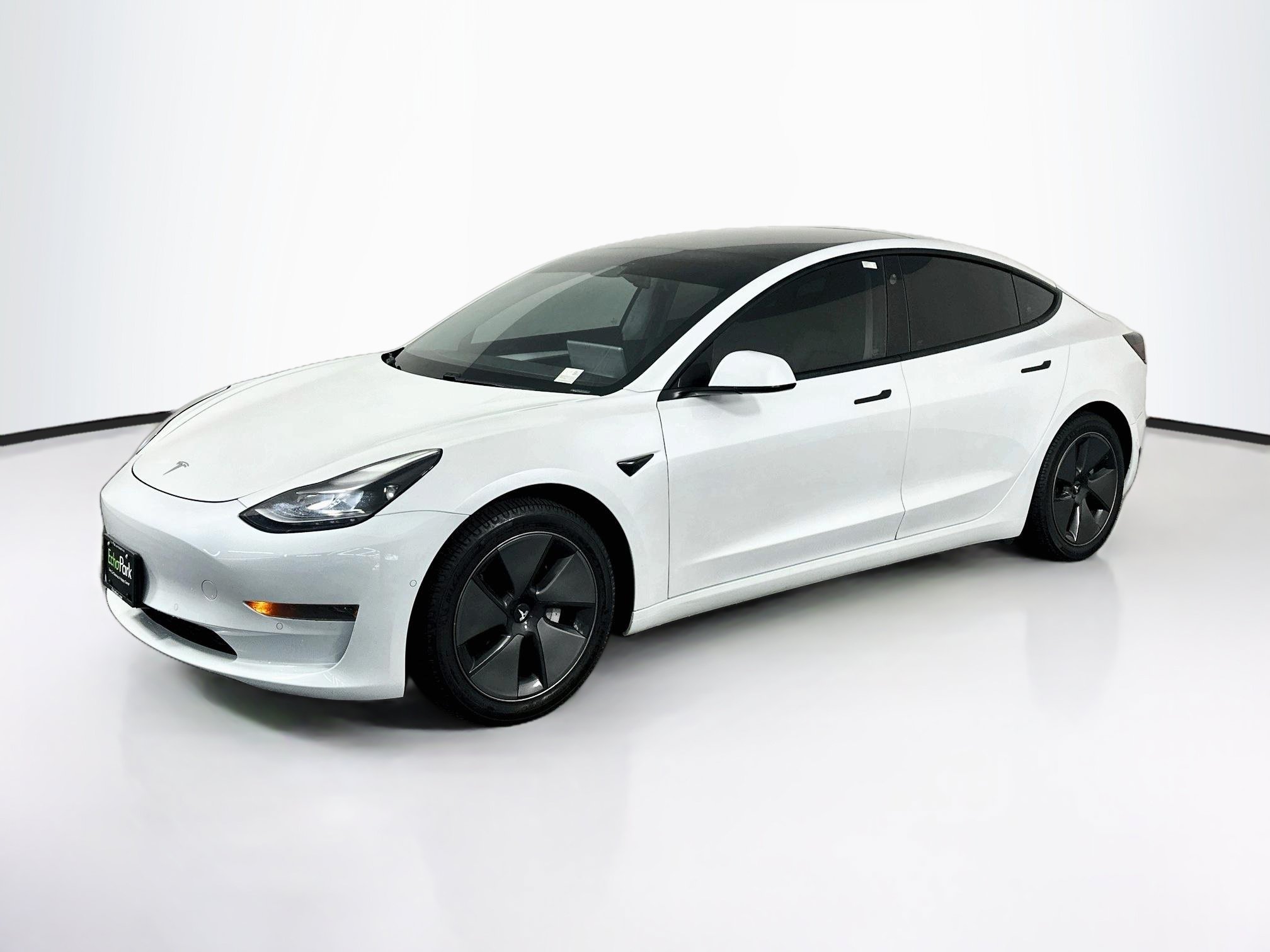 Used 2021 Tesla Model 3 Standard Range Plus RWD image 3