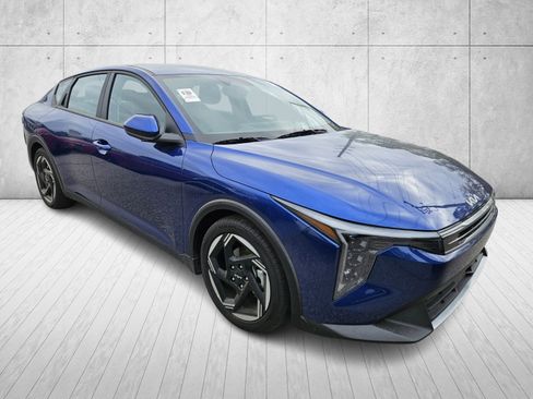 Used 2025 Kia K4 EX image 3