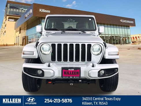 Used 2023 Jeep Wrangler Unlimited Sahara AWD/4WD image 2