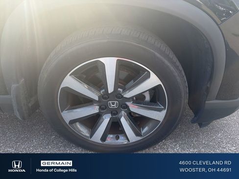 Used 2024 Honda Pilot Touring image 4