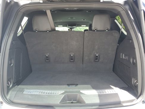 Used 2025 Chevrolet Tahoe Premier AWD/4WD image 10