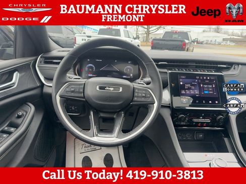 Used 2023 Jeep Grand Cherokee L Laredo image 6