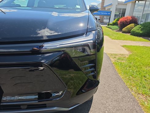 New 2025 Chevrolet Blazer EV LT AWD/4WD image 10