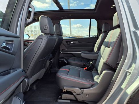 Used 2024 Chevrolet Traverse RS w/ LPO, Floor Liner Package image 28