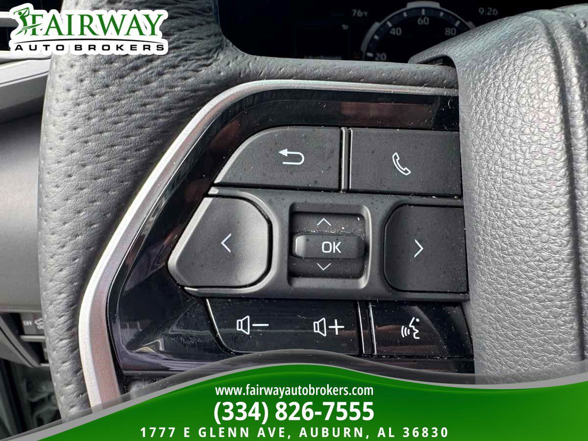 Used 2025 Toyota Sequoia Platinum AWD/4WD image 20