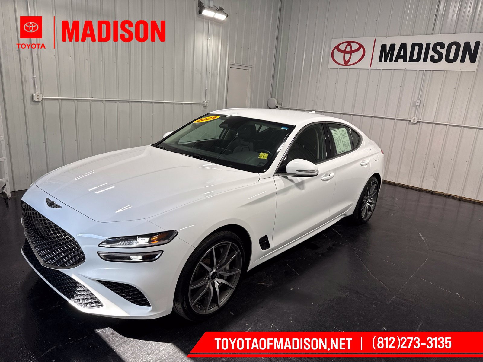 Used 2025 Genesis G70 2.5T AWD/4WD image 1