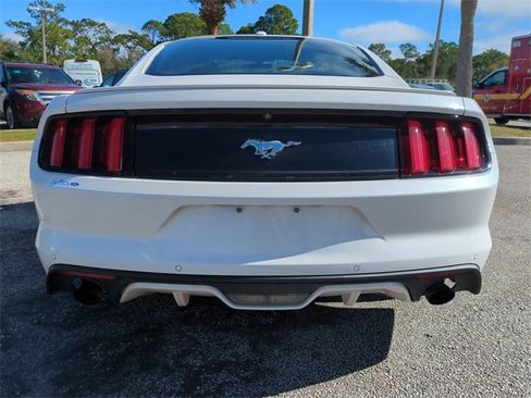 Used 2017 Ford Mustang Premium image 5