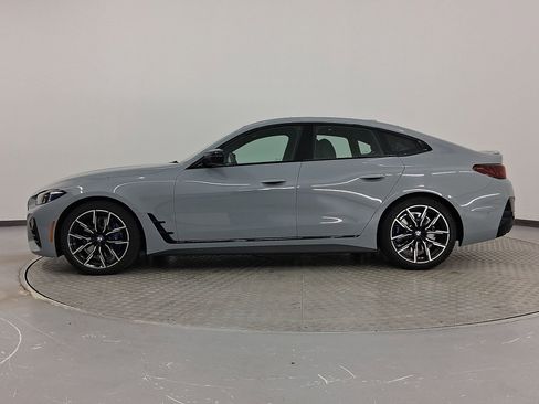Used 2025 BMW M440i image 2