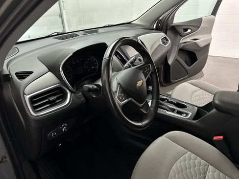 Used 2018 Chevrolet Equinox LT AWD/4WD image 17