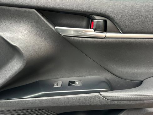 Used 2019 Toyota Camry XSE image 19