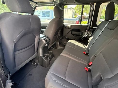 Used 2022 Jeep Wrangler Unlimited Sport AWD/4WD image 19