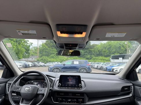 Used 2025 Nissan Rogue SV FWD image 35