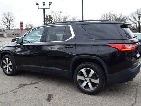 Used 2021 Chevrolet Traverse LT w/ LT Premium Package image 8