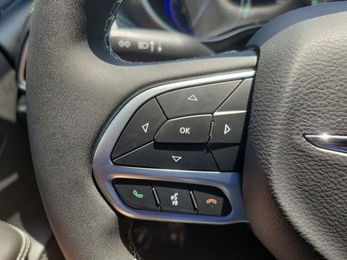 New 2026 Chrysler Pacifica Select FWD image 32
