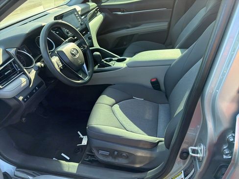 Used 2021 Toyota Camry LE image 8