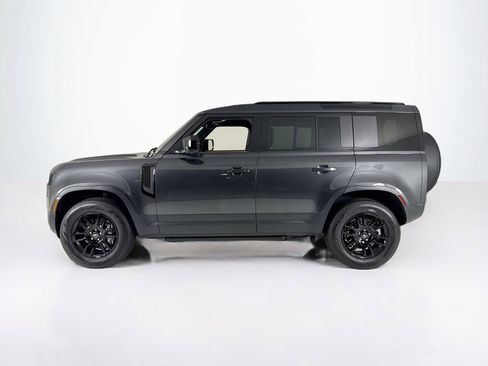 Used 2025 Land Rover Defender 110 S image 2