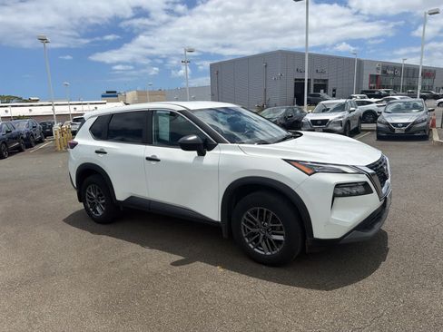 Used 2023 Nissan Rogue S FWD image 2