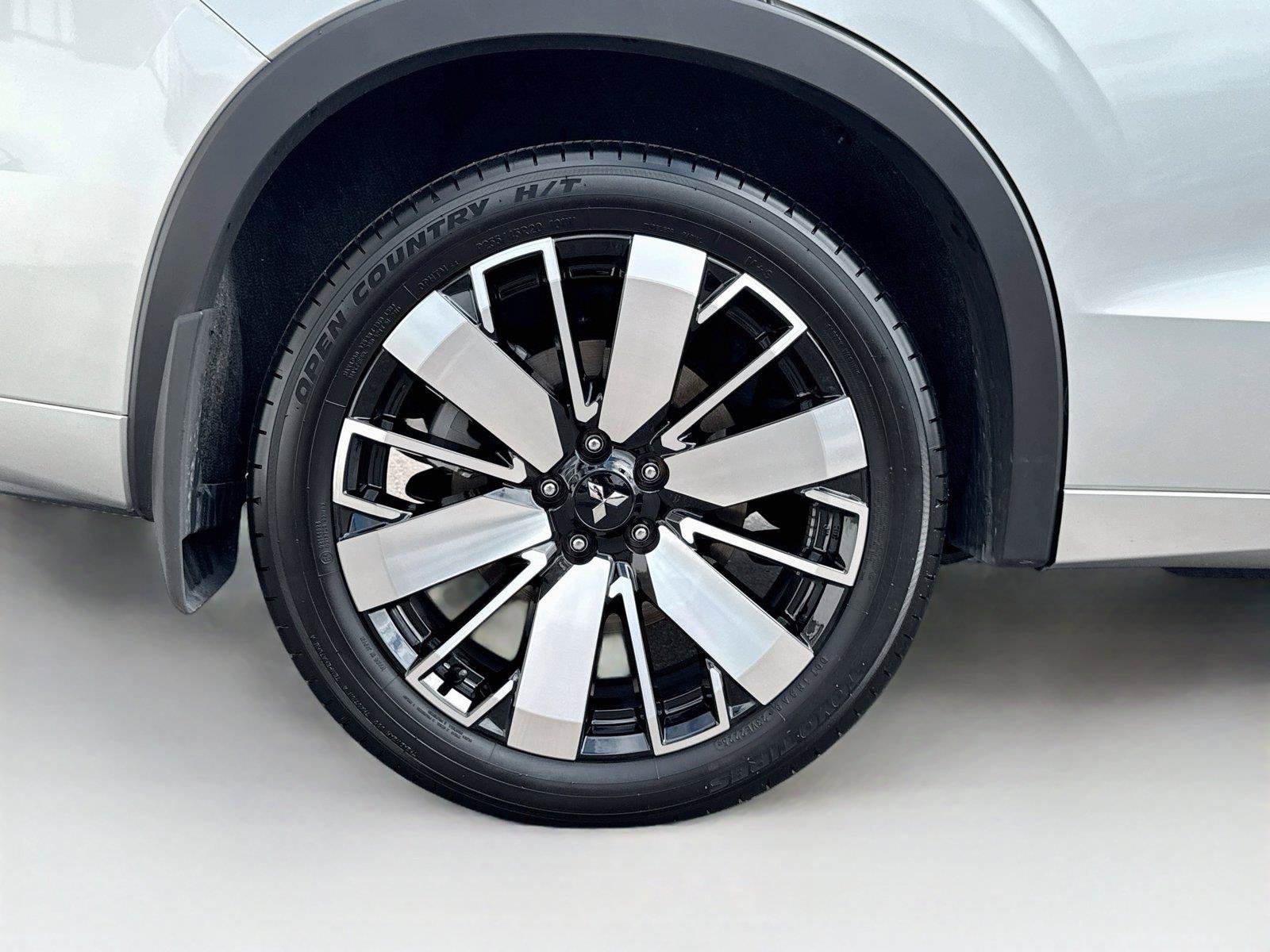Used 2026 Mitsubishi Outlander SEL FWD image 40