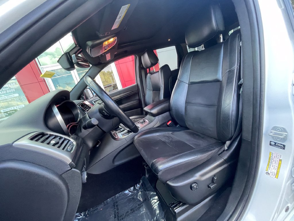 Used 2022 Jeep Grand Cherokee Laredo X AWD/4WD image 17