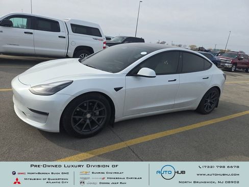 Used 2022 Tesla Model 3 Long Range image 1