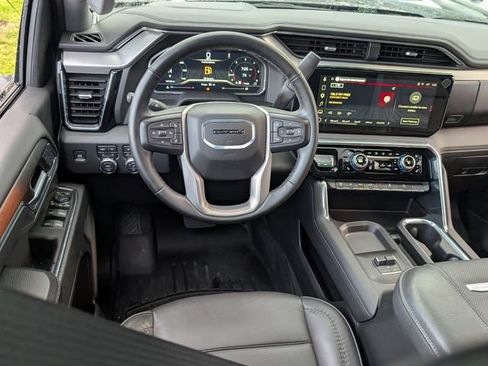 Used 2024 GMC Sierra 2500 Denali w/ Denali Reserve Package AWD/4WD image 10