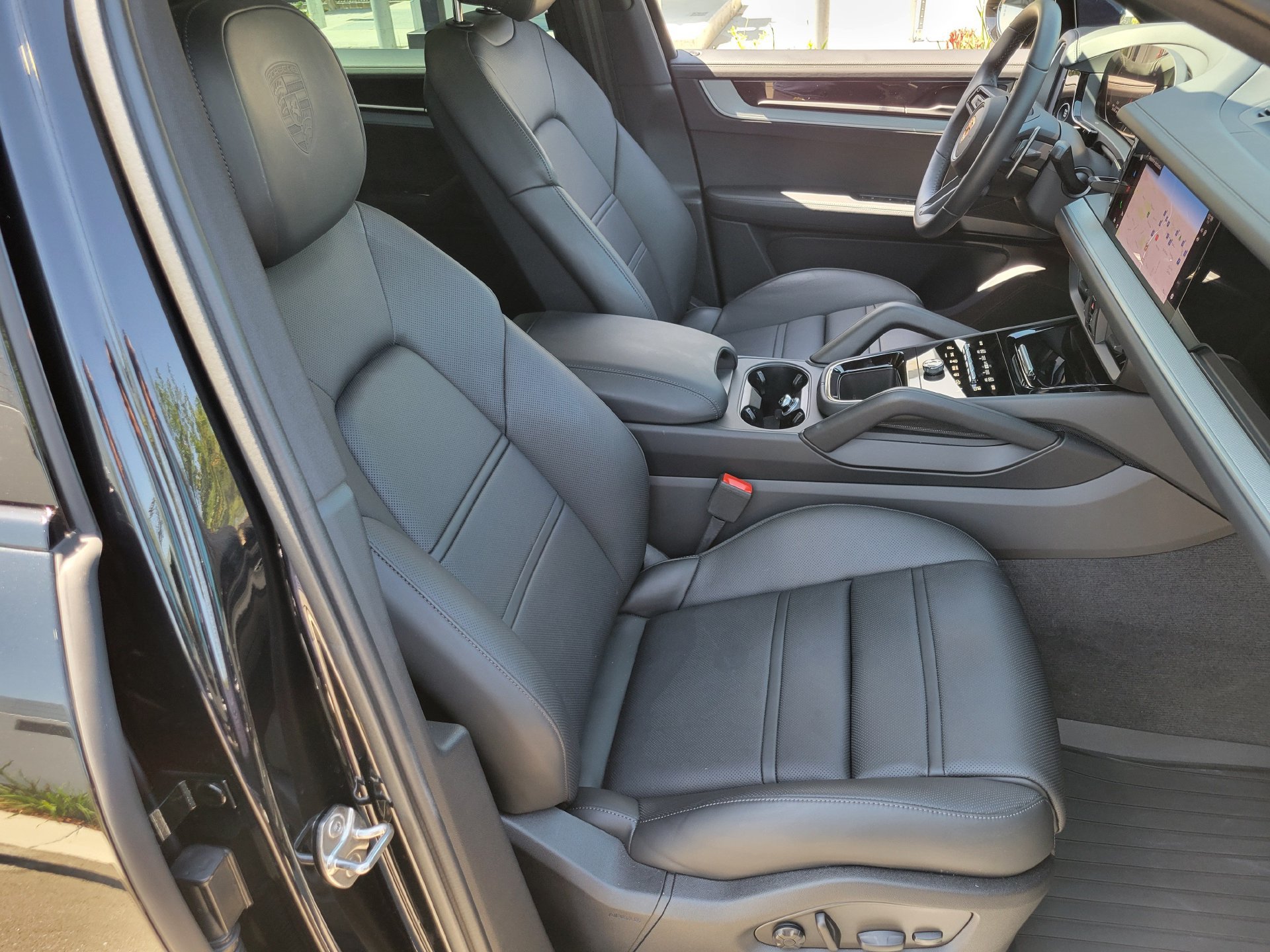 Certified 2026 Porsche Cayenne Coupe AWD/4WD image 27