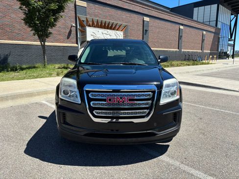 Used 2017 GMC Terrain SLE FWD image 2