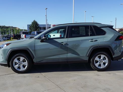 Certified 2021 Toyota RAV4 XLE w/ Convenience Package FWD image 5
