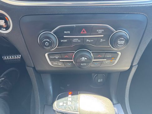 Used 2017 Dodge Charger R/T Scat Pack w/ Beats Audio Group RWD image 22