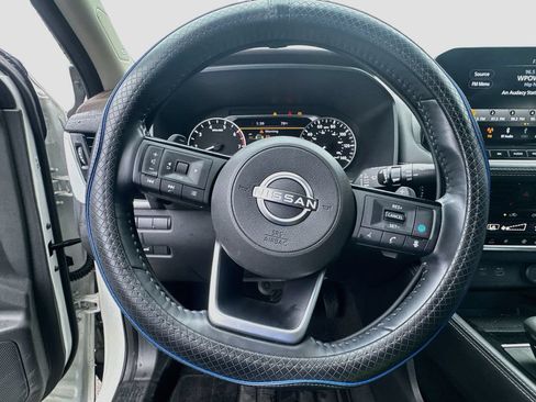 Used 2022 Nissan Rogue SL w/ SL Premium Package FWD image 12
