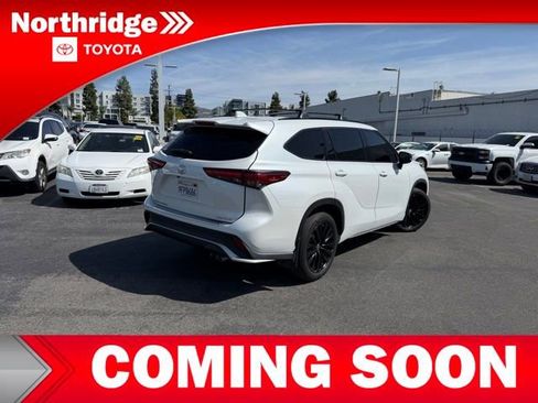 Used 2023 Toyota Highlander XSE image 4