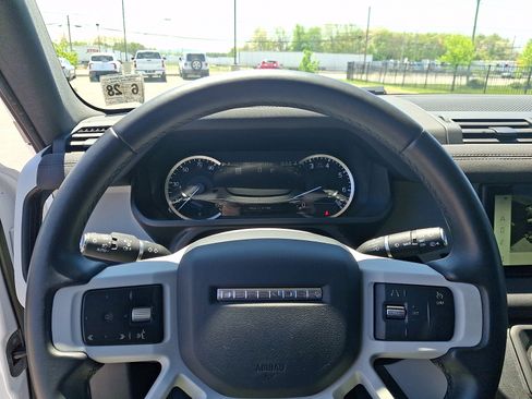 Used 2023 Land Rover Defender 110 SE AWD/4WD image 20