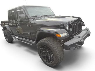 Used 2023 Jeep Gladiator Sport AWD/4WD video 1