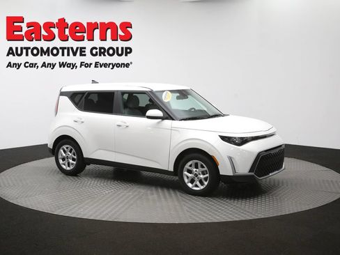 Used 2025 Kia Soul LX FWD image 46