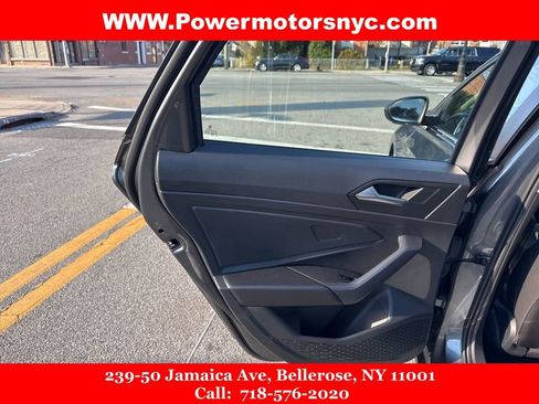 Used 2022 Volkswagen Jetta SE image 22