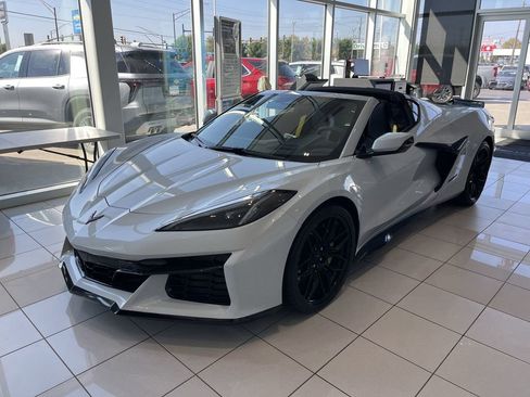 Used 2024 Chevrolet Corvette Z06 image 3