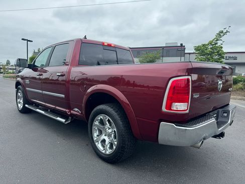 Used 2018 RAM 1500 Laramie w/ Convenience Group AWD/4WD image 8
