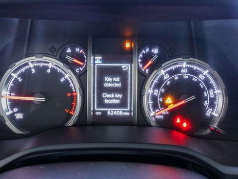 Certified 2022 Toyota 4Runner TRD Off-Road image 18