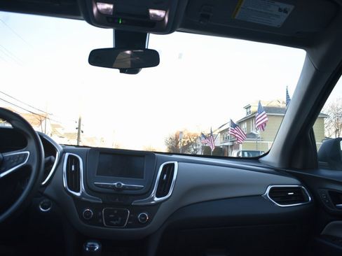 Used 2020 Chevrolet Equinox LS w/ LS Convenience Package image 31